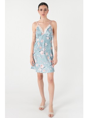 Homay Dantel Yaka Detaylı Çiçek Desenli Ince Askılı Saten Gecelik