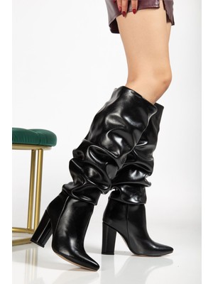 Shemard Siyah Kırışık Sivri Burun Körüklü Kalın Topuk Günlük Kadın Çizme