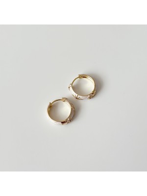 Vesce Atelier Krem Mine Işlemeli Altın Yıldız Detaylı Halka Küpe