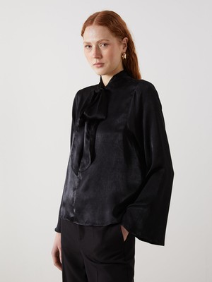 Lc Waikiki Yeni Sezon Bağlamalı Yaka Saten Kadın Bluz