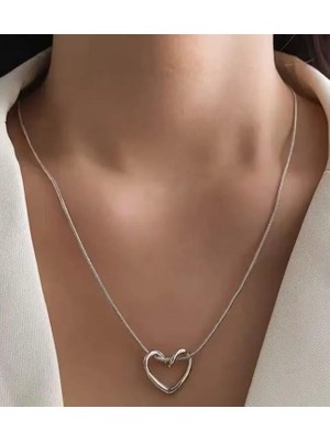 Septemmart Lüks Gümüş Renk Italyan Yılan Zincir Geçmeli Kalp Kolye Kararmaz Paslanmaz Kadın Kolye