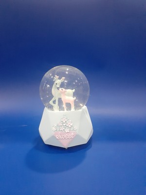 PremiumPort Canlı ve Eğlenceli Kar Küresi ile Odanızı Şenlendirin