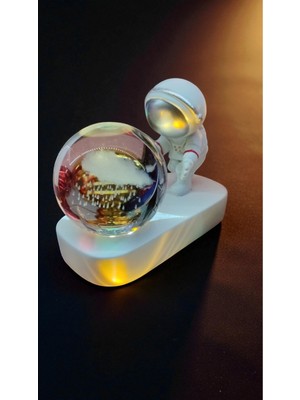 PremiumPort Işıklı Cam Küre, Şık ve Modern Dekoratif Parça