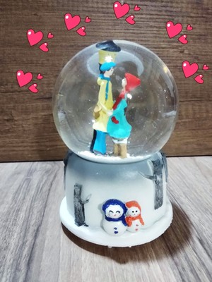 PremiumPort Işıklı ve Müzikli Orta Boy Kar Küresi, Şık ve Eğlenceli Dekorasyon Ürünü