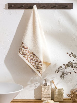 Lc Waikiki Yeni Sezon Nakışlı Yüz Havlusu 50X80 cm