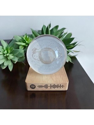 PremiumPort Kişiye Özel Spotify Barkodlu Işıklı Ahşap Satürn Cam Küre 8cm