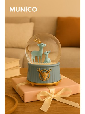 PremiumPort Mavi-Yeşil Geyik Kar Küresi, Simli, Doğa Temalı, Altın Amblemli, Dekoratif