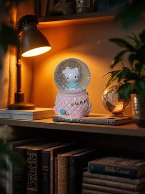PremiumPort Işıklı ve Müzikli Hello Kitty Kar Küresi 12X8,5 Cm, Sulu Polyester Tasarım
