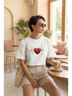 Cyberheart – Dijital Aşkın Ritmi Oversize T-Shirt Beyaz