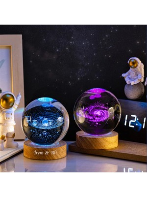 PremiumPort Kişiye Özel Işıklı Ahşap Kaideli 2'li Temalı Cam Küre Seti