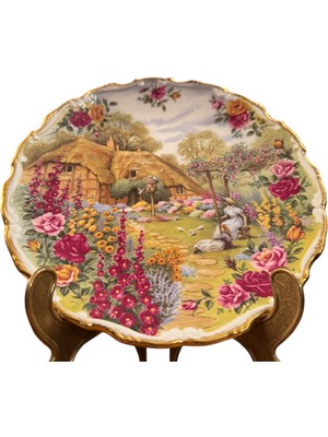 Royal Albert Ingiliz Garden Temalı Dekor Tabağı - 21 cm Çapında