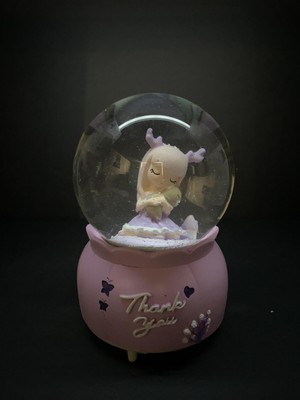 PremiumPort Sevimli Oturan Kız Kar Küresi, Büyük Boy, Dekoratif Hediye