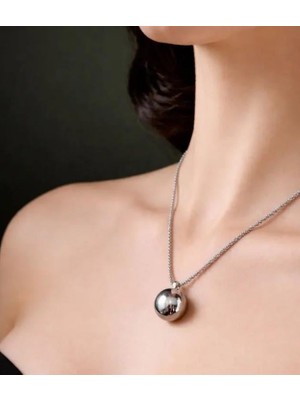 Septemmart Gümüş Renk Minimalist Büyük Top Figürlü Kolye