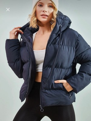 Famels Kadın Lacivert Cepli Kapüşonlu Fermuarlı şişme Mont