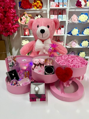 Ayı Evreni Büyük Peluş Ayılı Kat Kat Romantik Hediye Kutusu Pembe | Kar Küresi, Çelik Takı Seti, Saat, Peluş Ayıcık | Sevgiliye, Anneye, Doğum Günü, 14 Şubat, Yıldönümü