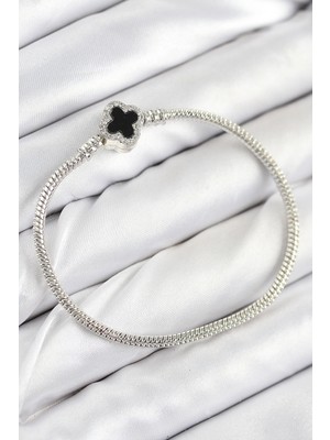 S'82 Pirinç Charm Zirkon Taşlı Yonca Model Gümüş Renk Kadın Bileklik