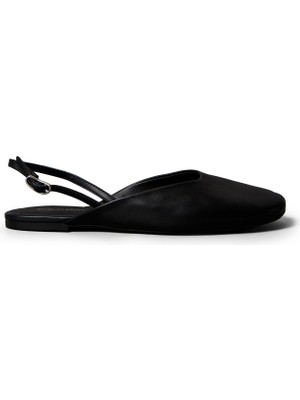 Calvin Klein %100 Koyun Derisi Siyah Kadın Babet HW0HW02852BEH