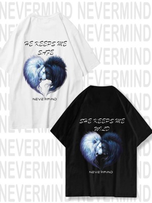 Nevermind He Keeps Me Safe / She Keeps Me Wild – Unisex Çift Tişörtü 2'li