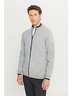 Standart Fit Normal Kesim Dik Yaka Triko Ceket