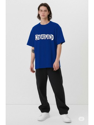 Nevermind Unisex Oversize Tişört – Ön Yazı ve Arka Şehir Manzaralı Kırık Cam Baskı