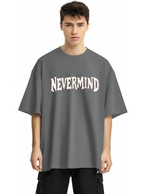 Nevermind Unisex Oversize Tişört – Ön Yazı ve Arka Şehir Manzaralı Kırık Cam Baskı