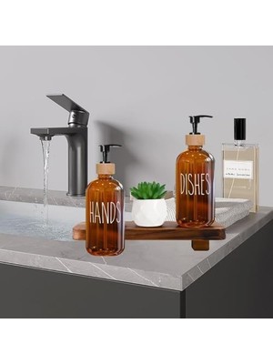 Cam Dispenser Seti – 2’li Şişe (Hands & Dishes Etiketli), Bambu Kapaklı, Sıvı Sabun & Deterjan Pompası