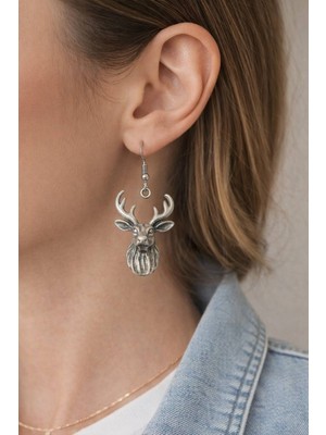 Herşey Nota Forest Stag – Geyik Figürlü Eskitme Gümüş Renk Sallantılı Unisex Küpe
