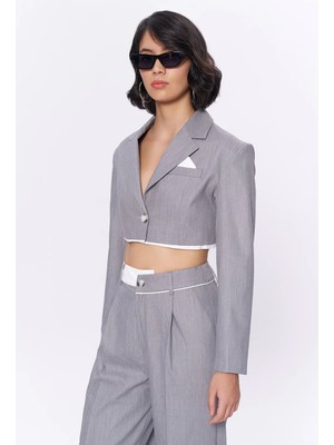Sırtı Yazı Baskılı Kumaş Garnili Crop Ceket Gri