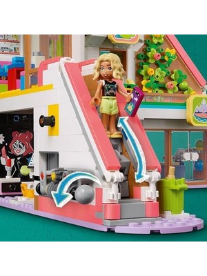 Heartlake City Alışveriş Merkezi Seti 42604-8 Yaş ve Üzeri Kız ve Erkek Çocuklar Için 5 Oyuncak Mağazası ve 7 Mini Bebek Içeren Rol Yapma Oyuncağı, Doğum Günü Hediyesi (1237 Parça)