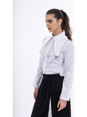 By Özlem Yazan Pamuk Saten Uzun Yaka Detaylı Dar Kalıp Kadın Gömlek