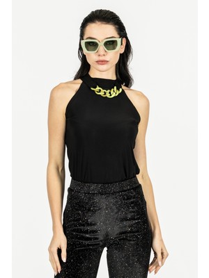 By Özlem Yazan Halter Yaka Zincir Detaylı Yumuşak Dokulu Bluz