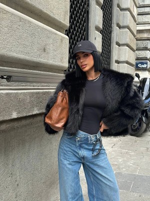 Meecy Kabarık Yaka Kürk Ceket Mont