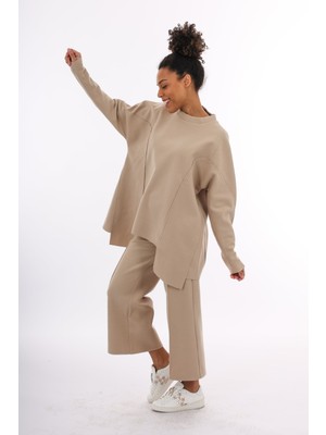 By Özlem Yazan Pis Dikiş Detaylı Oversize Kesim Kadın Sweatshirt