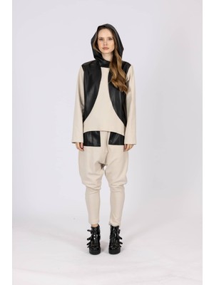 By Özlem Yazan Deri Detaylı Kapüşonlu Sweatshirt