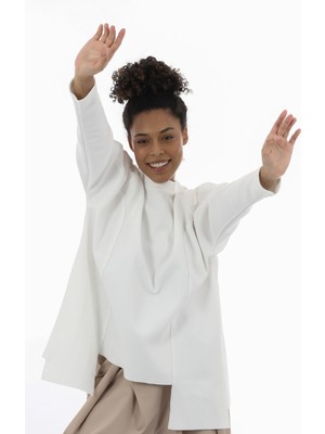By Özlem Yazan Pis Dikiş Detaylı Oversize Kesim Kadın Sweatshirt