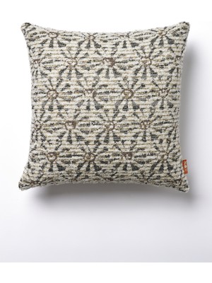 24 The Kun Çiçek Motifli Bukleli Kırlent Kılıfı