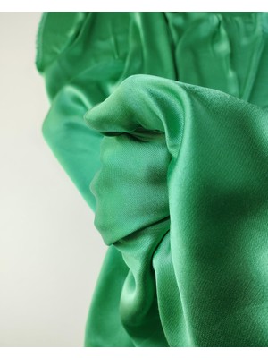 Kumaş Parça Yeşil Renkte Viskon Rayon Kumaşen: 140  cm