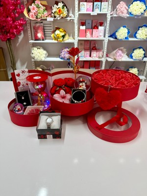 Ayı Evreni Kat Kat Romantik Hediye Kutusu Kırmızı | Kar Küresi, Çelik Takı Seti, Saat, Peluş Ayıcık | Sevgiliye, Anneye, Doğum Günü, 14 Şubat, Yıldönümü