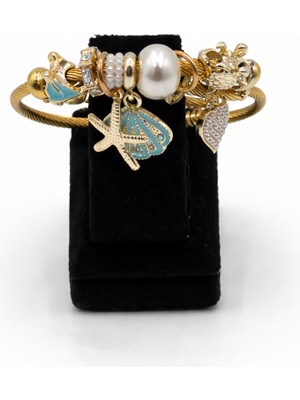 Pangu Inci ve Turkuaz Detaylı Altın Renk Çelik Charm Bileklik