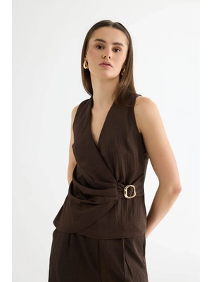 Quzu Toka Aksesuarlı Anvelop Kahverengi Kadın Bluz BLZ01458