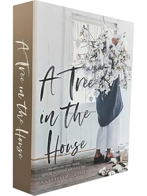 A Tree In The House Dekoratif Kitap Kutu