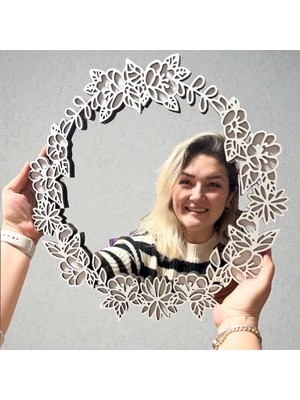 Pelince Dekoratif Beyaz Ahşap Çerçeveli Çiçekli Duvar Aynası - 40 cm Modern Salon Antre Aynası - Gerçek Camlı
