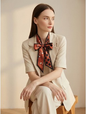 Zarif Desenli Saten Fular – Kadın Boyun Bağlamalı Şık ve Modern Tamamlayıcı Aksesuar,en Güzel Hediye