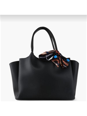 Minel Fashion Kadın Siyah Renk Fular Detaylı Yumuşak Deri Omuz Çanta