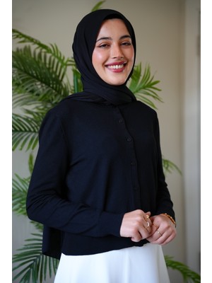 Gamze Özkurt Çelik Örgü Hırka