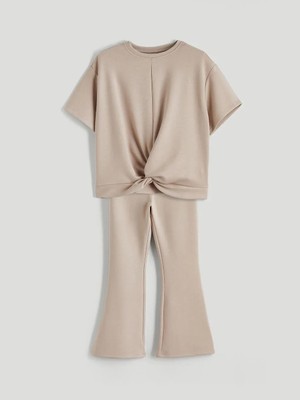 LC Waikiki Ekru Kız Çocuk Tişört ve Ispanyol Paça Tayt  (S6)