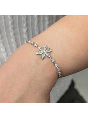 Inure Jewelry Gümüş Beyaz Lotus Çiçeği Su Yolu Kadın Bileklik