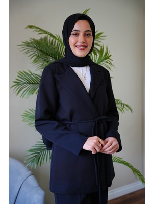 Gamze Özkurt Kuşaklı Kruvaze Ceket