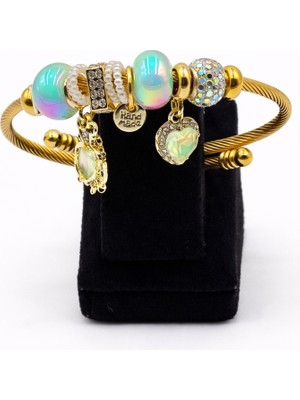 Pangu Taşlı Ayıcık Figürlü, Inci Detaylı Altın Renk Çelik Charm Bileklik