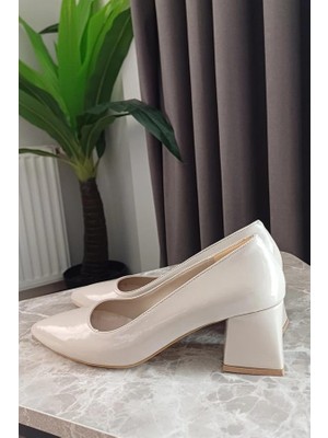 Difolia Kadın Krem Rugan 6,5 cm Kalın Topuklu Stiletto